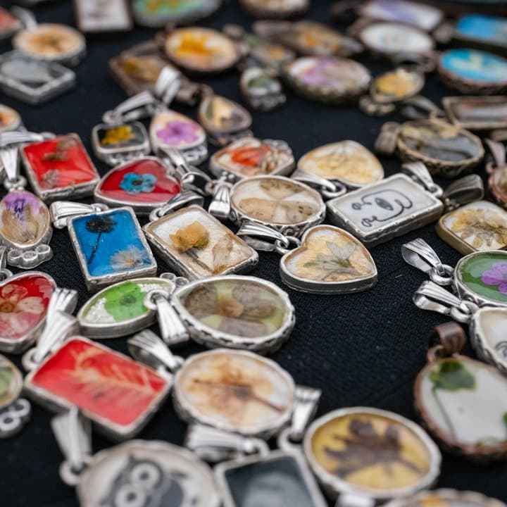 Handmade Resin Jewellery (रेझिन दागिने) by Saaj Alankaracha